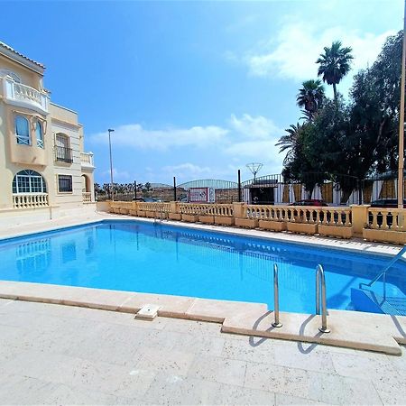 Amazing Penthouse On The Beach, Sea Views, Wifi, Airconditioning And Parking Torrevieja Kültér fotó