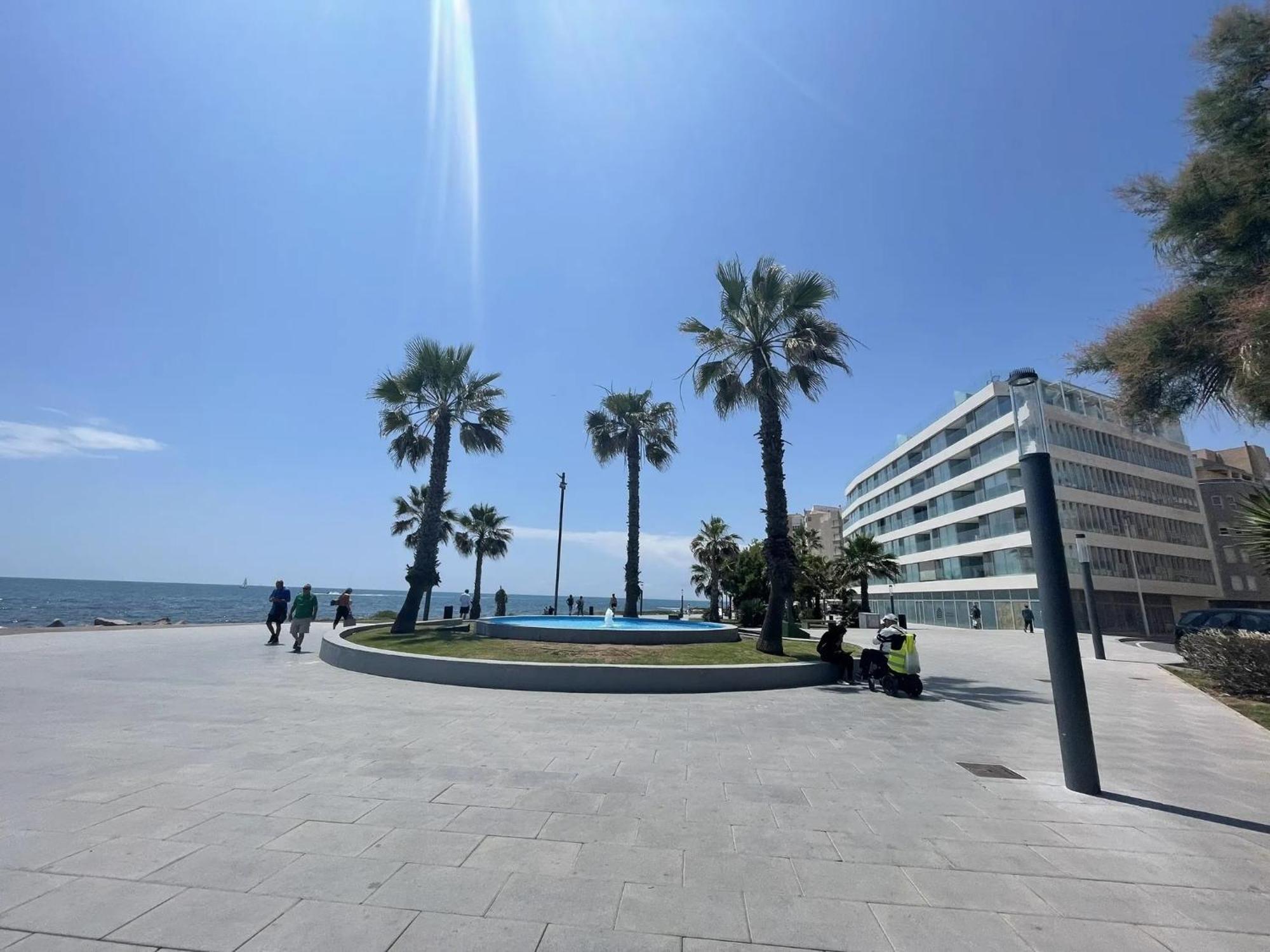 Amazing Penthouse On The Beach, Sea Views, Wifi, Airconditioning And Parking Torrevieja Kültér fotó